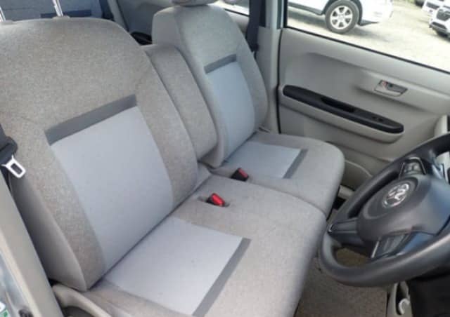Car photo 8