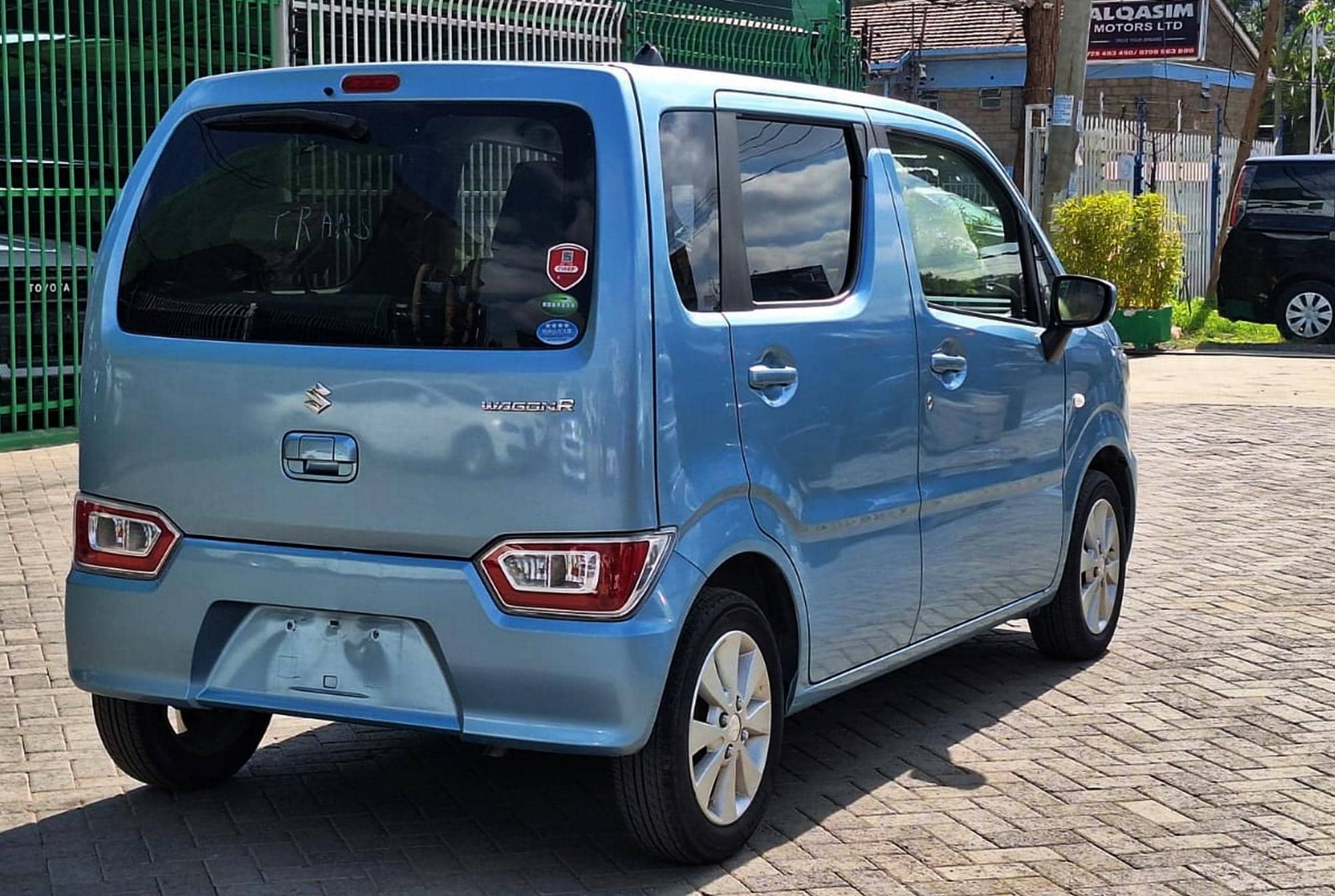 Car photo 10