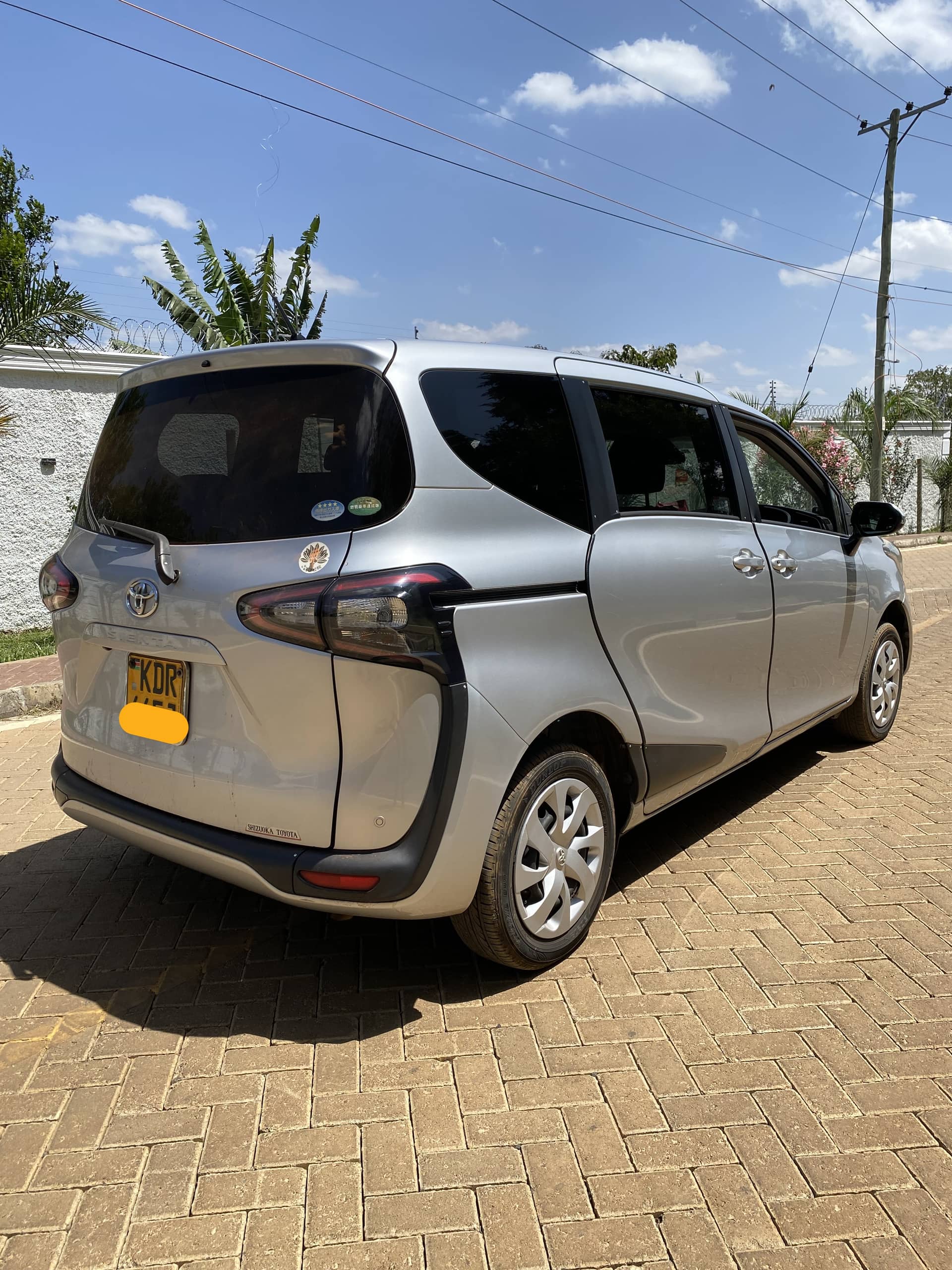 Car photo 5