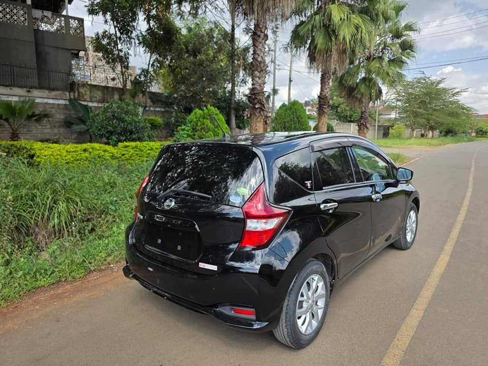 Car photo 2