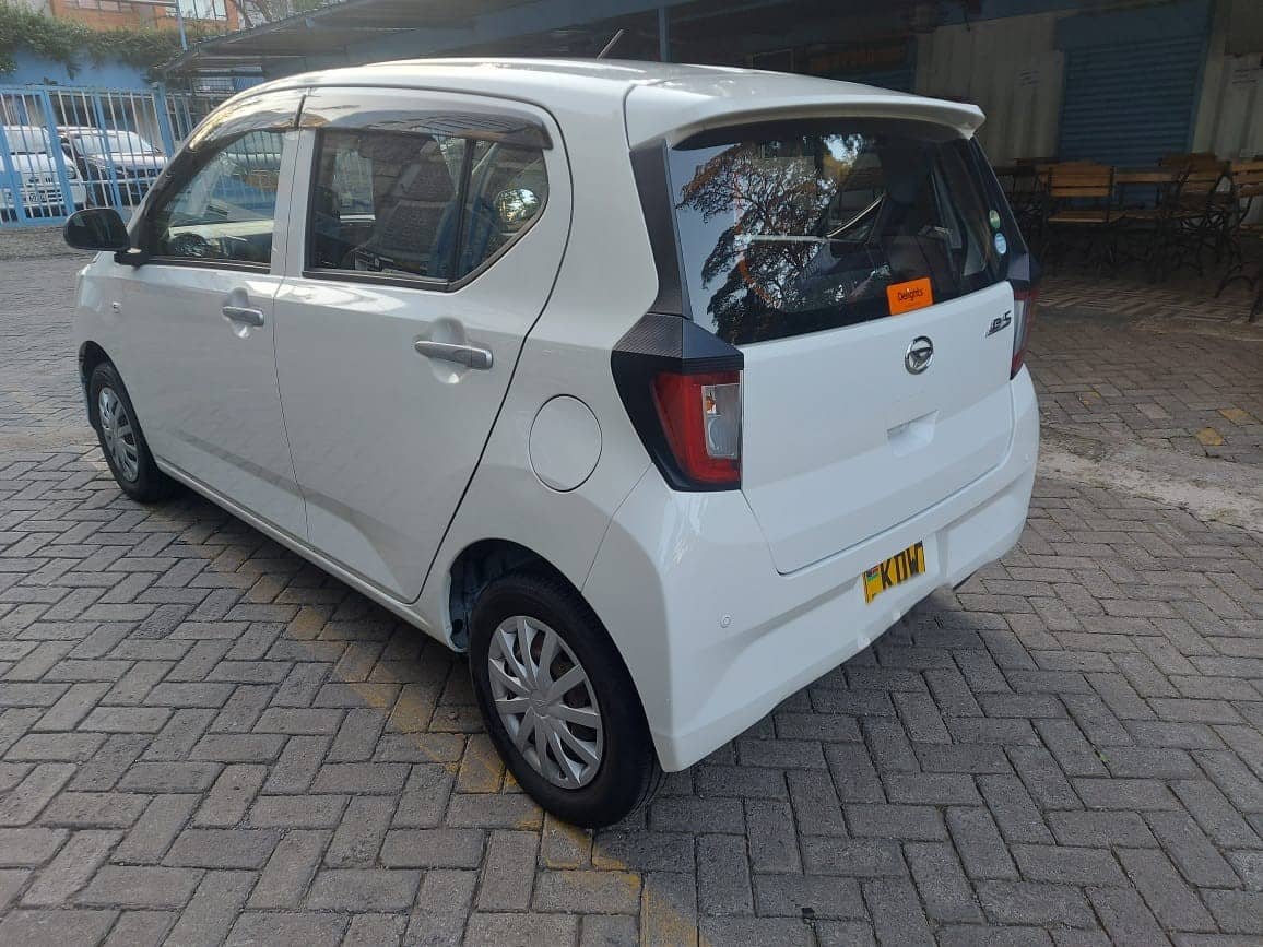 Car photo 5