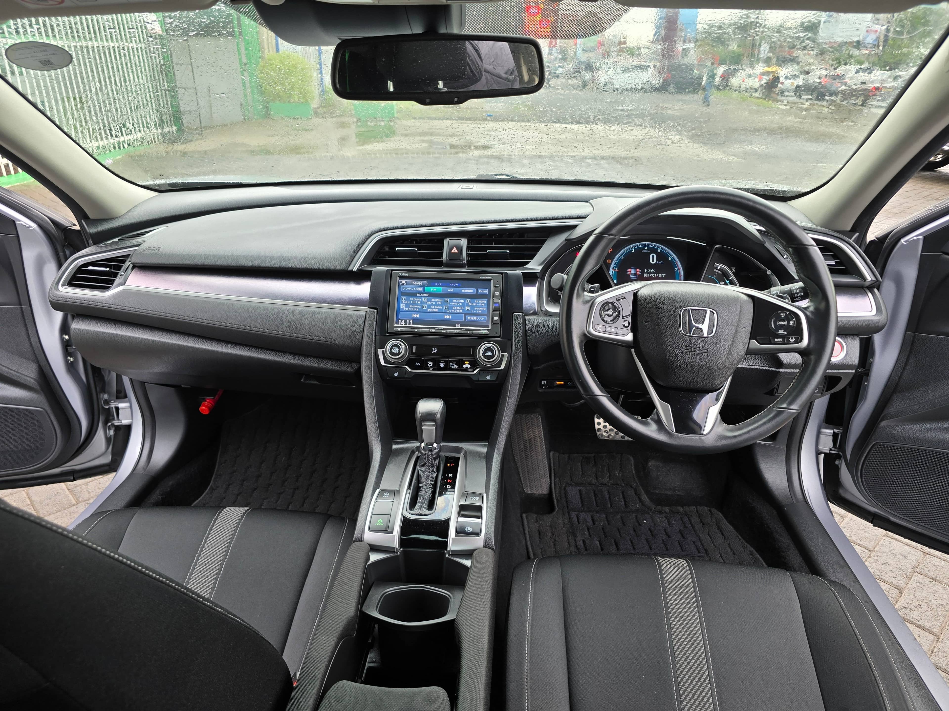 Car photo 9