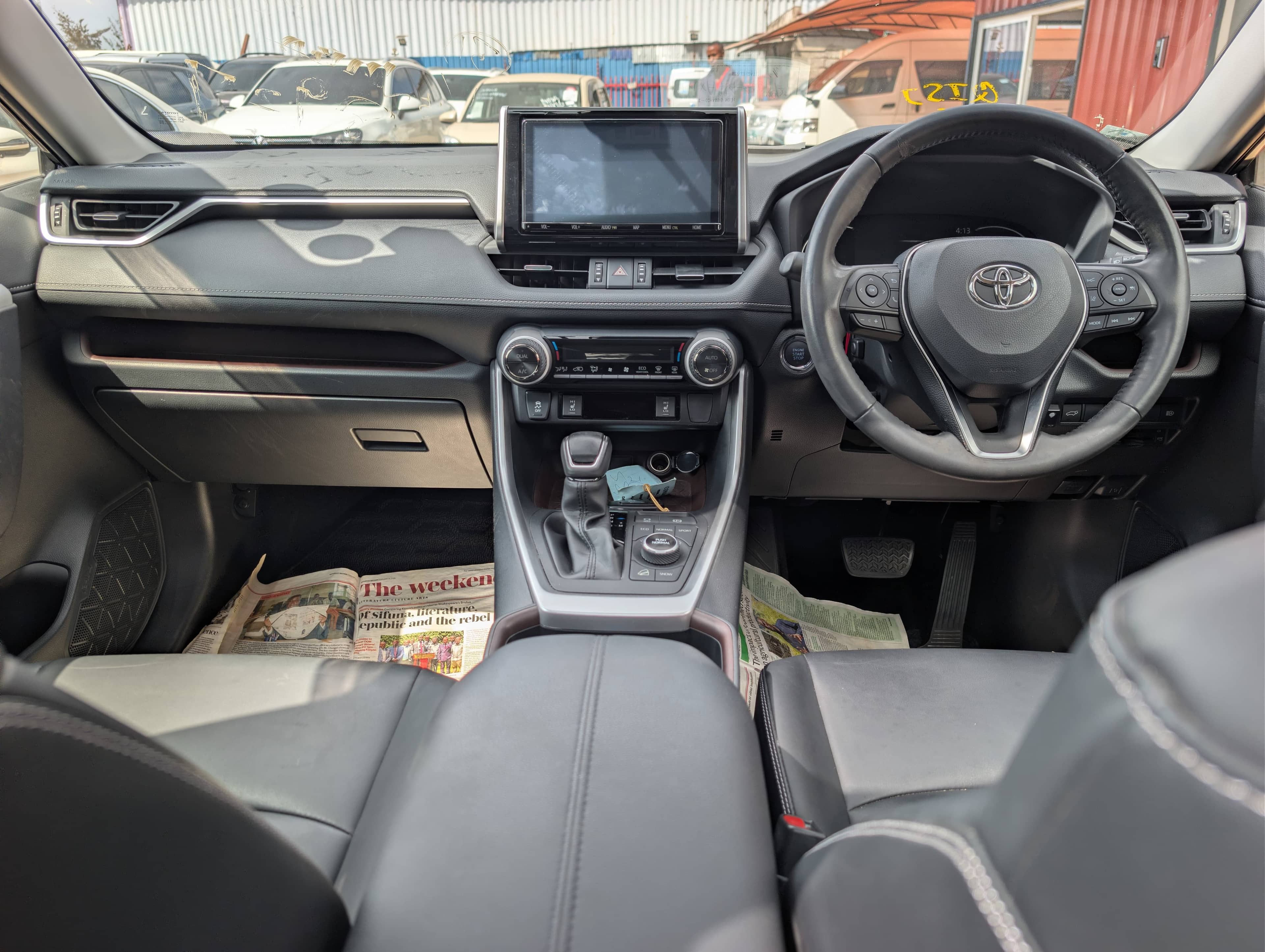 Car photo 8