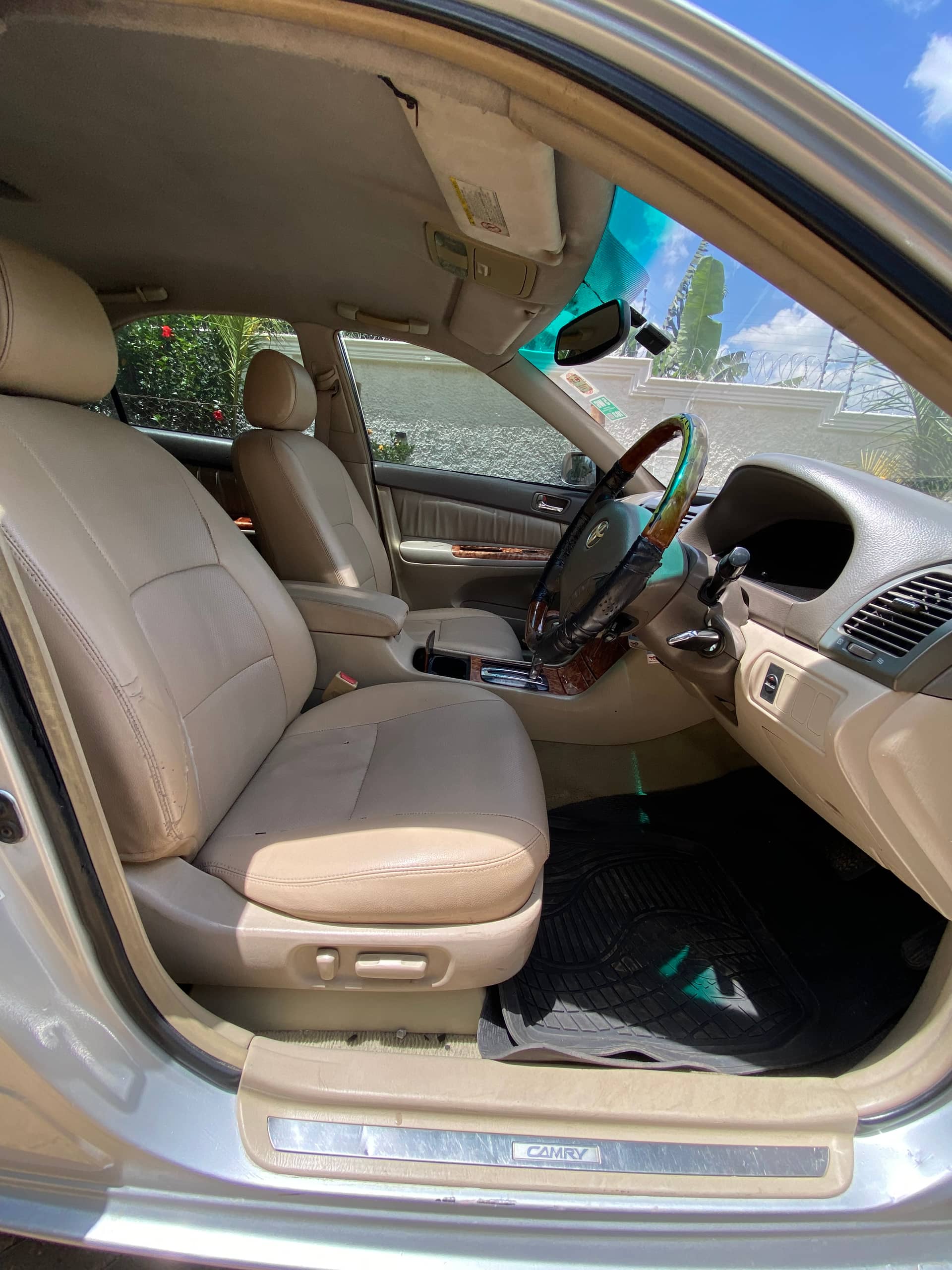 Car photo 8