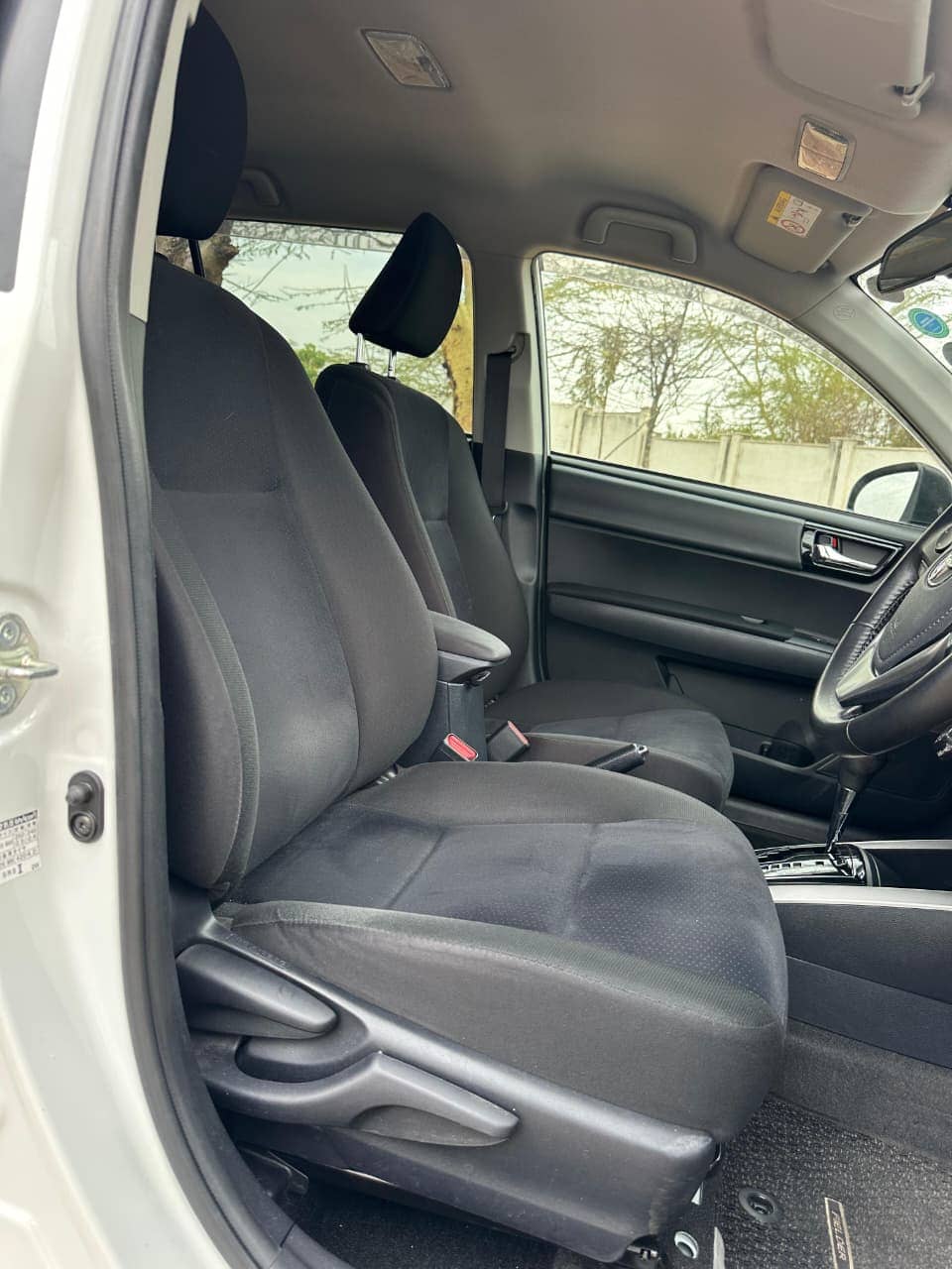 Car photo 9