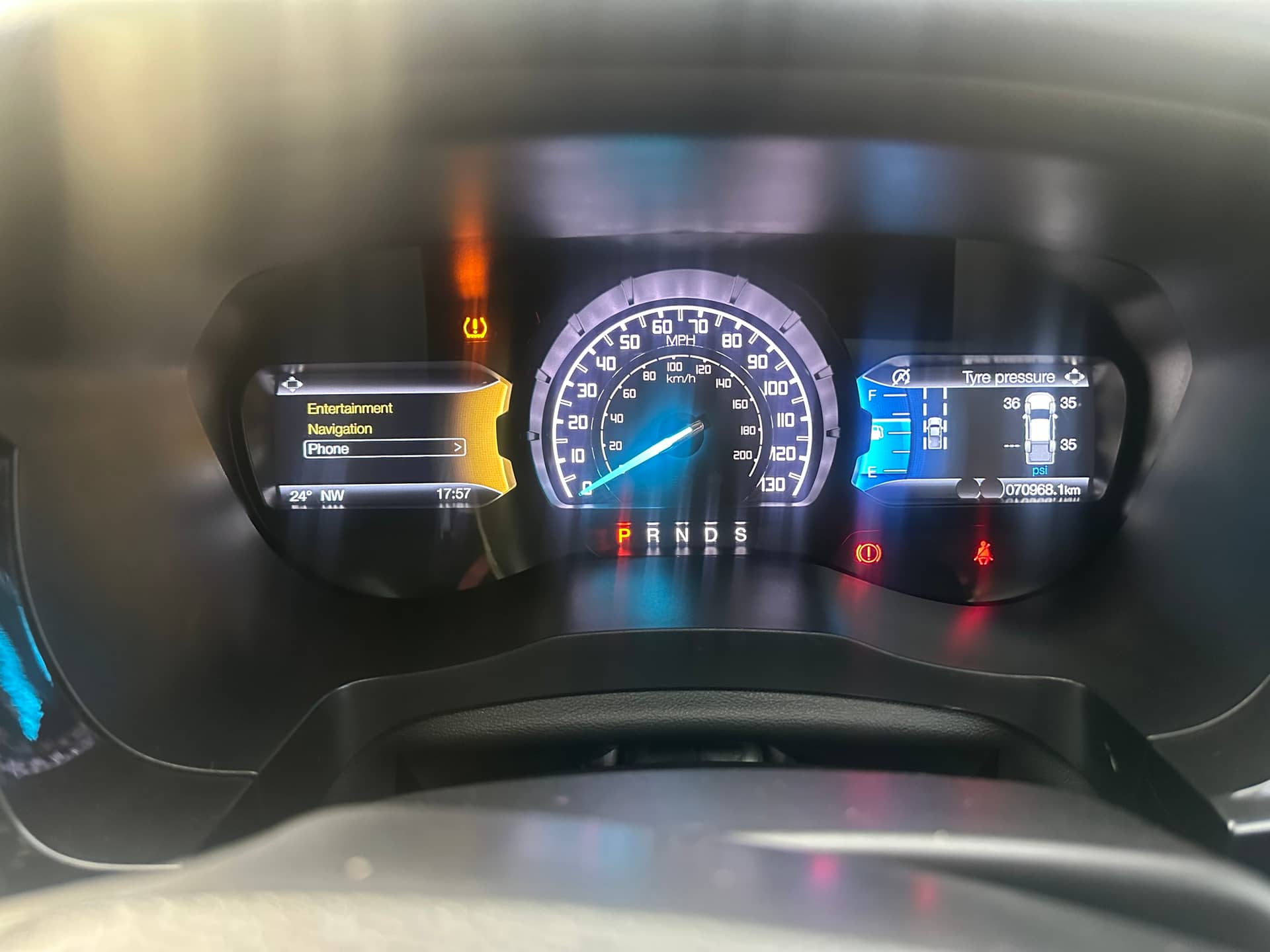 Car photo 6