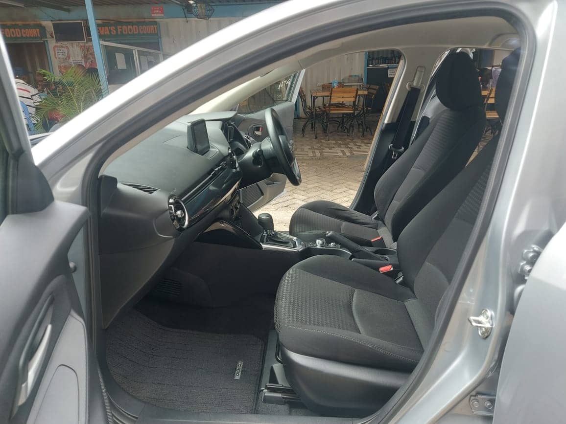 Car photo 8