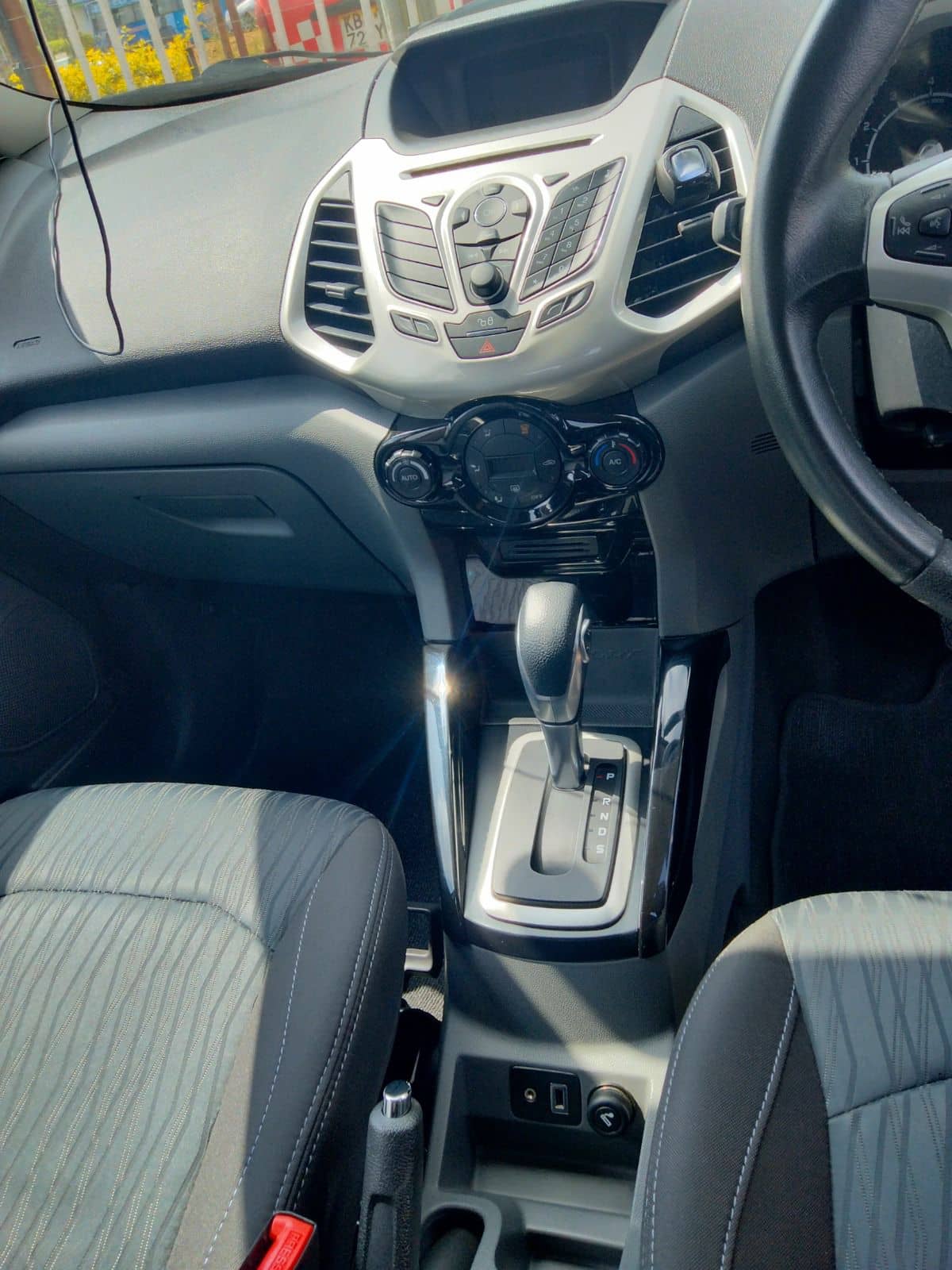Car photo 7