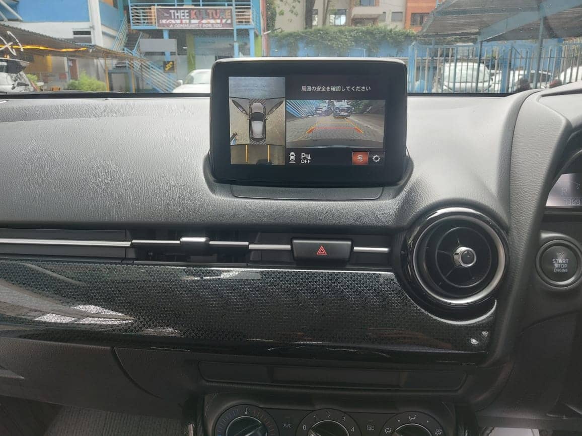Car photo 12