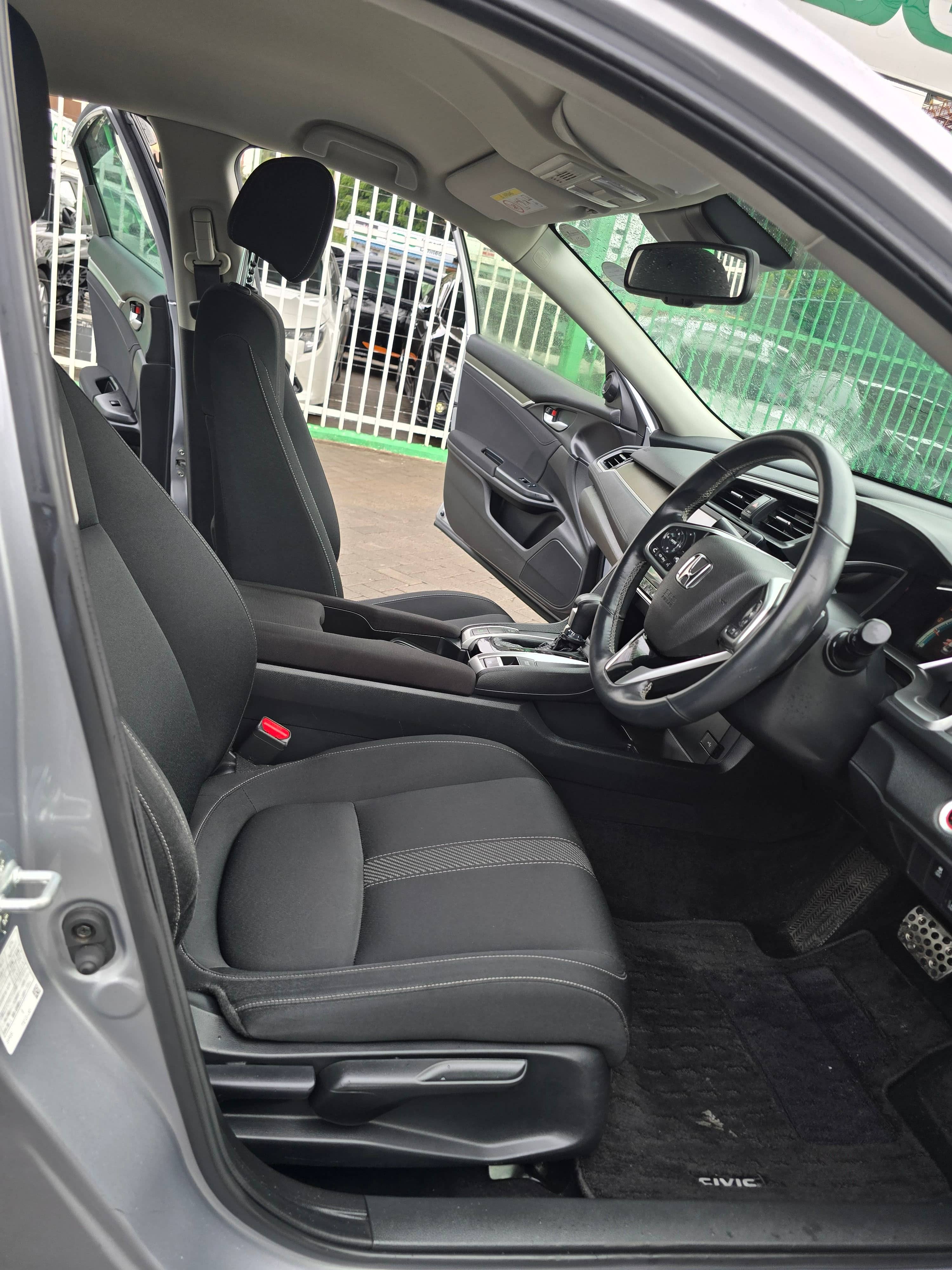 Car photo 7