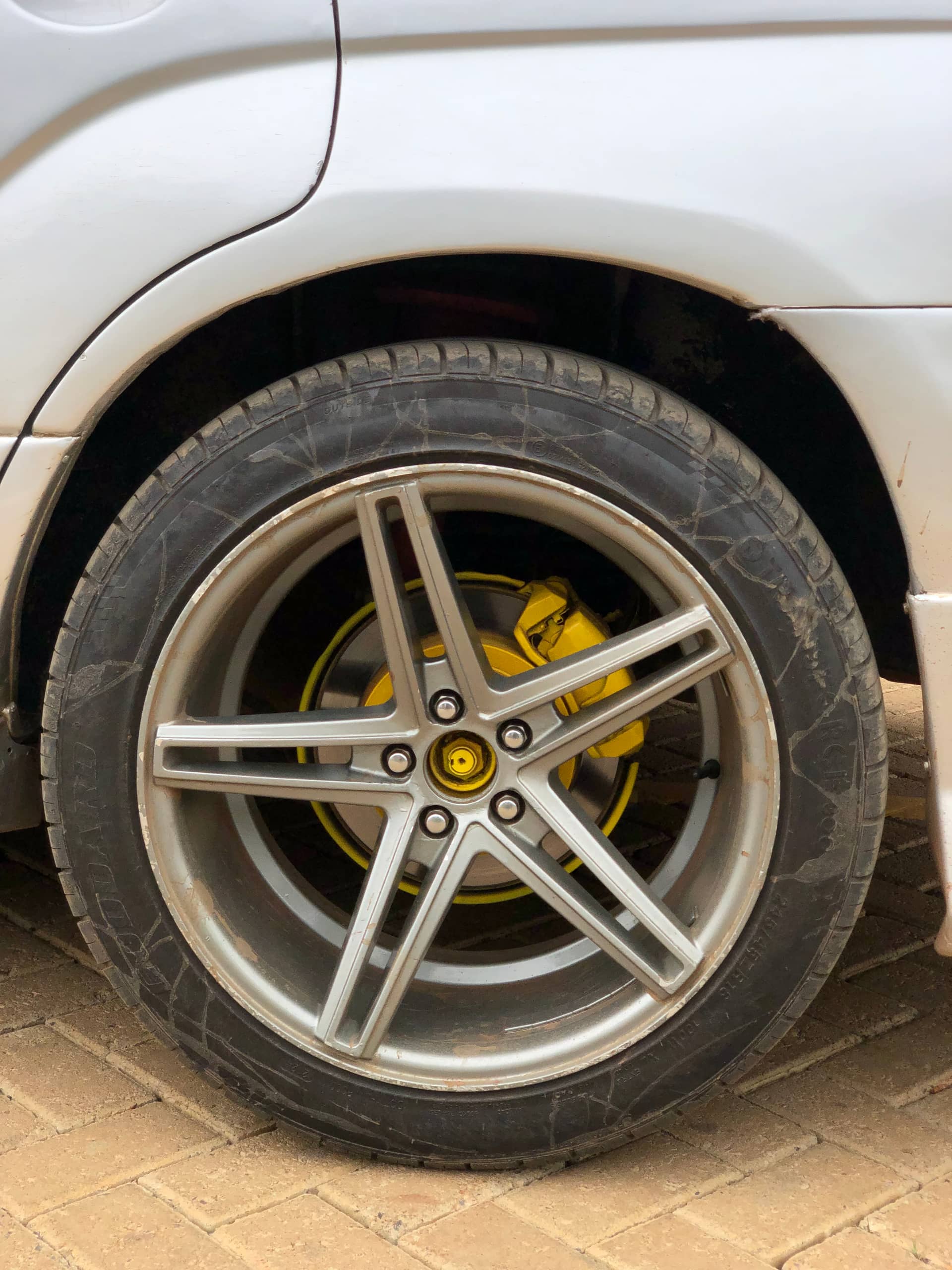 Car photo 9