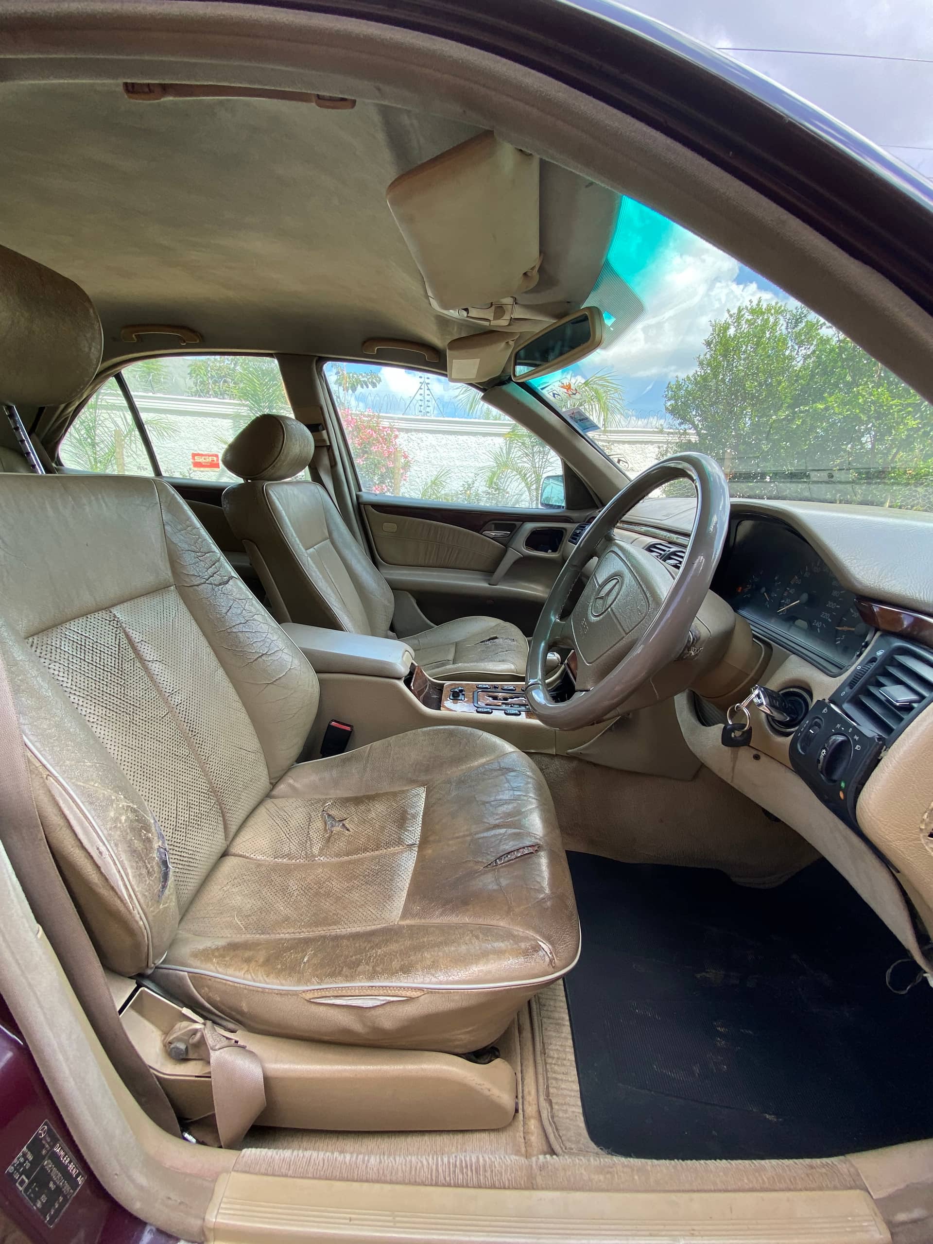 Car photo 10