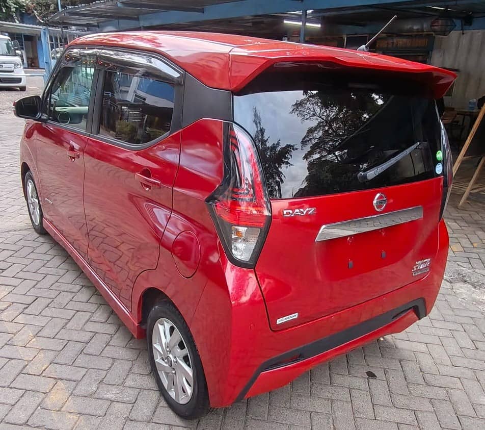 Car photo 6