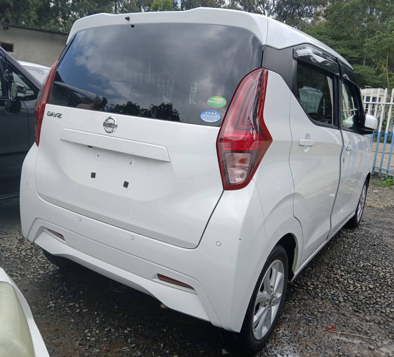 Car photo 4