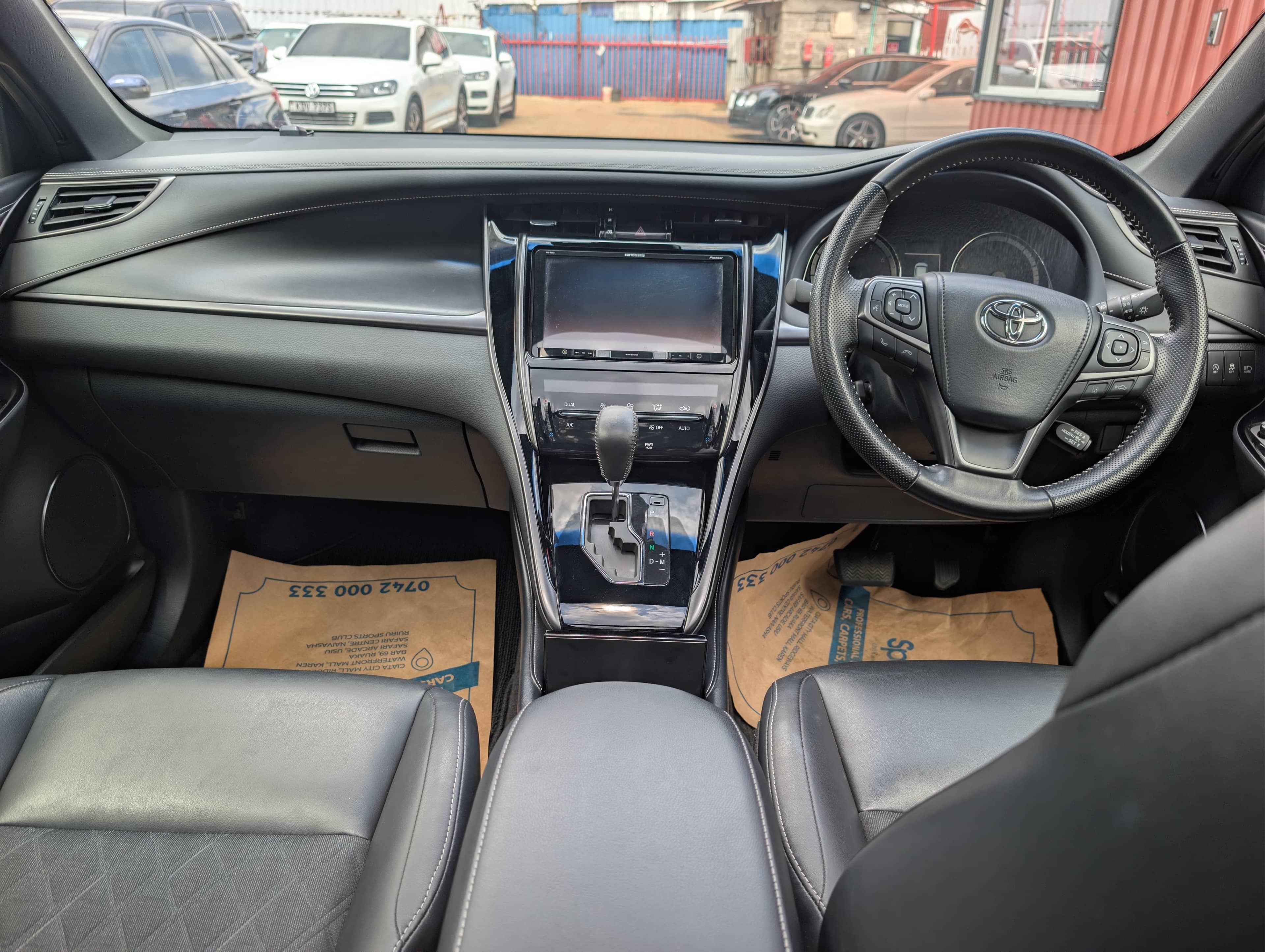 Car photo 9