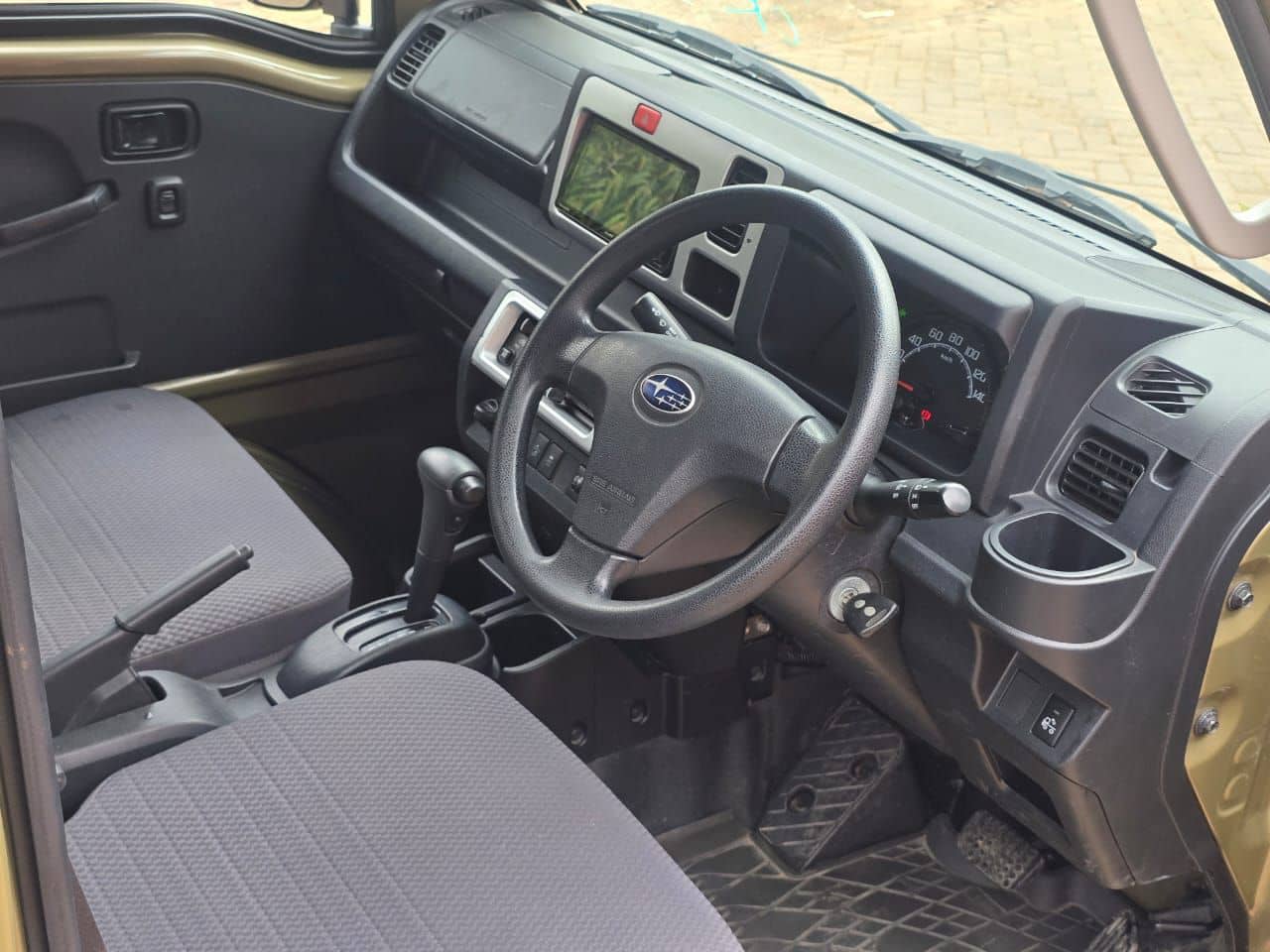 Car photo 10