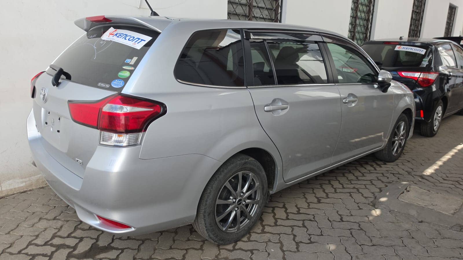 Car photo 8