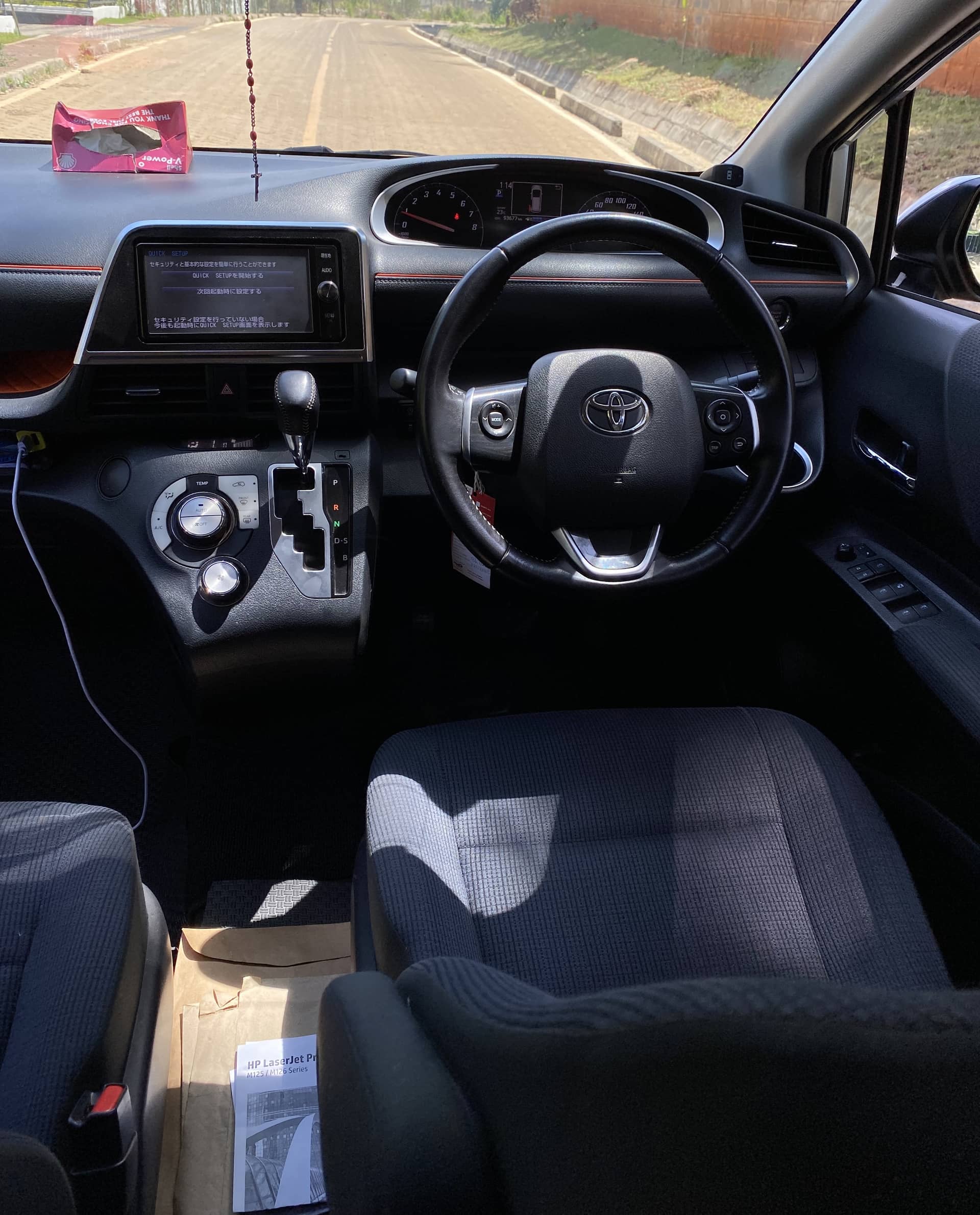 Car photo 10
