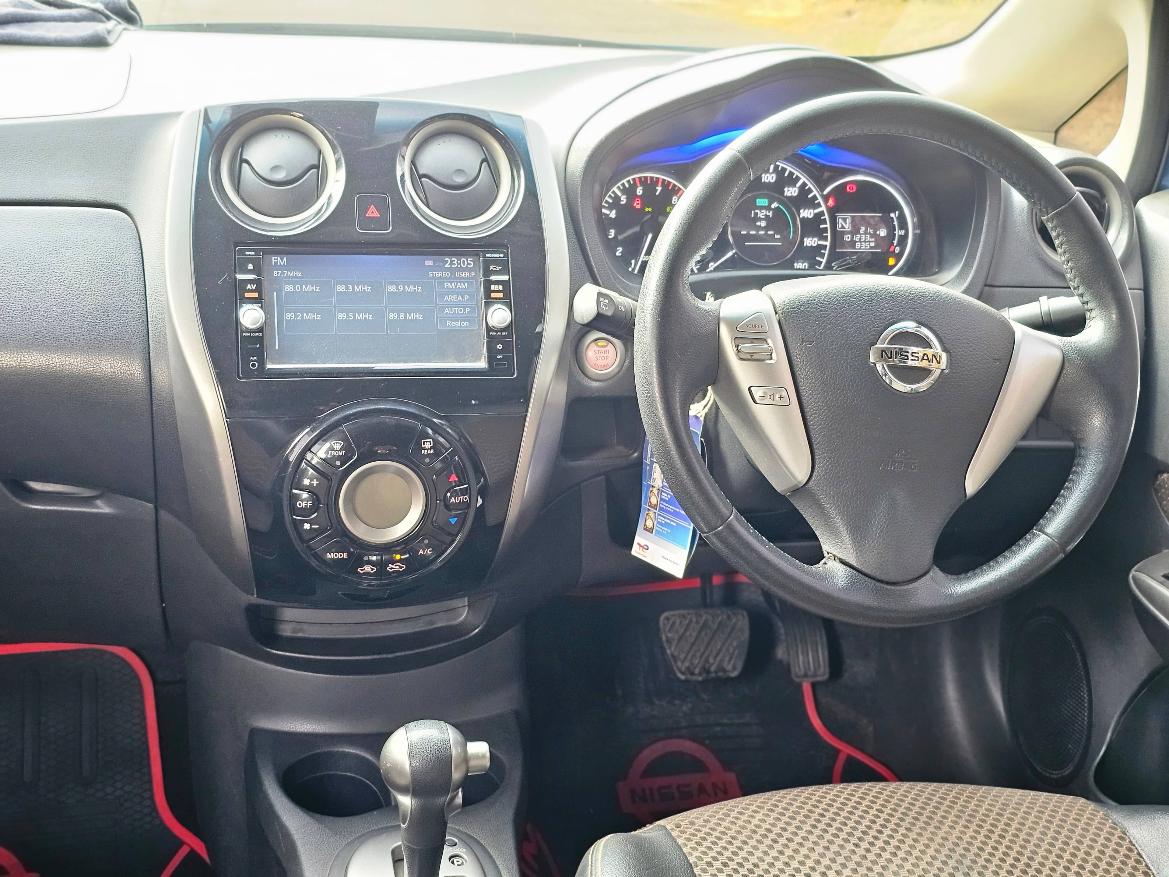 Car photo 3