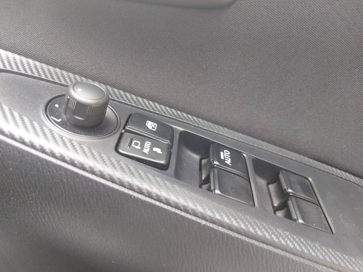 Car photo 10