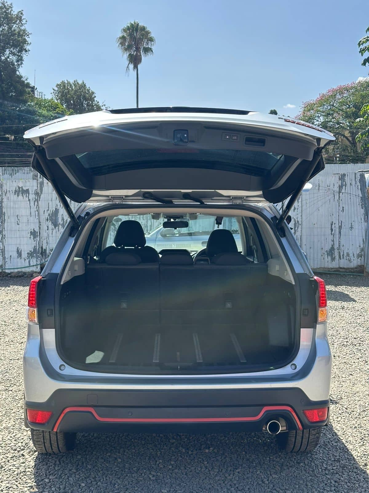 Car photo 12