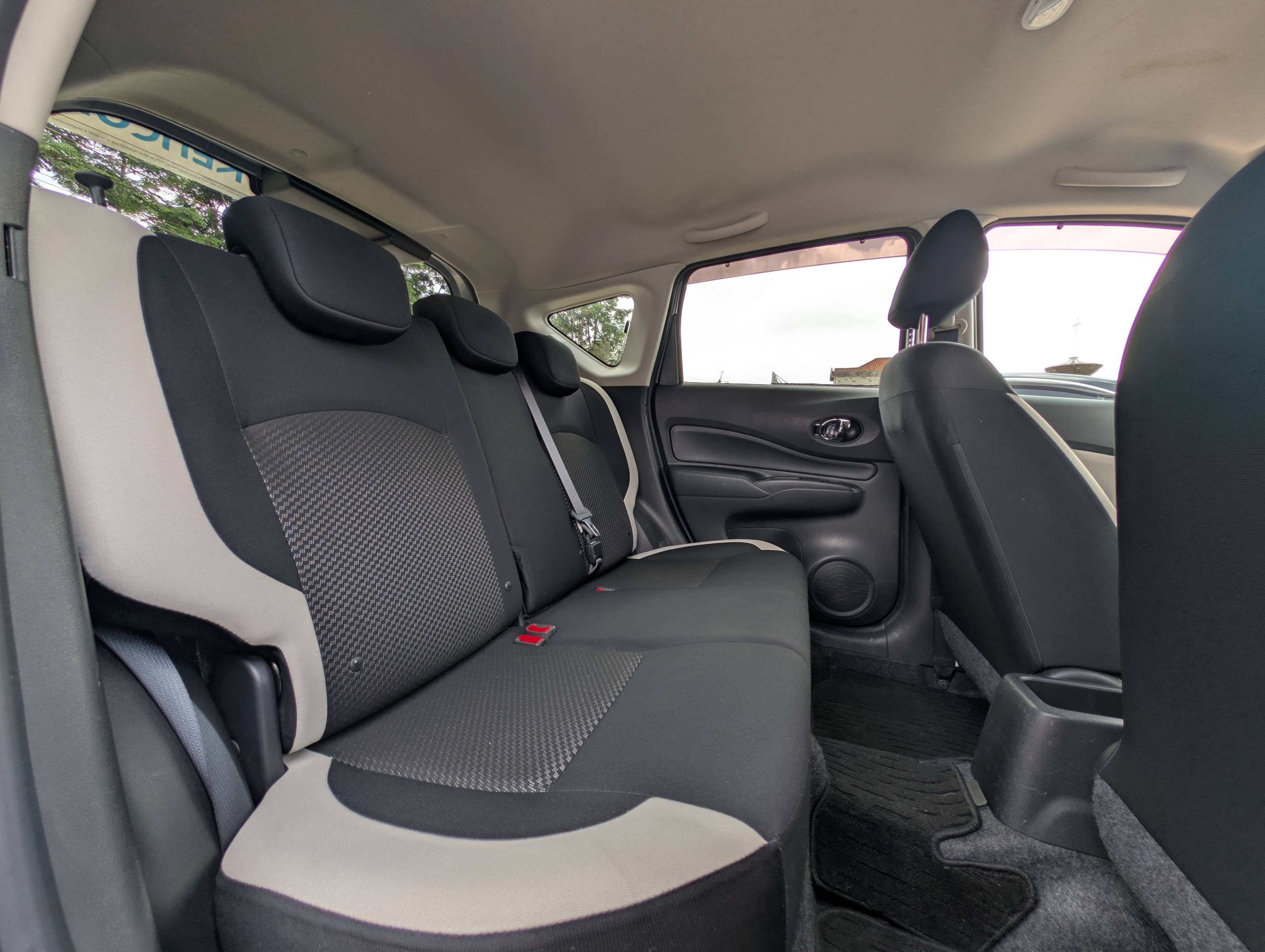 Car photo 7