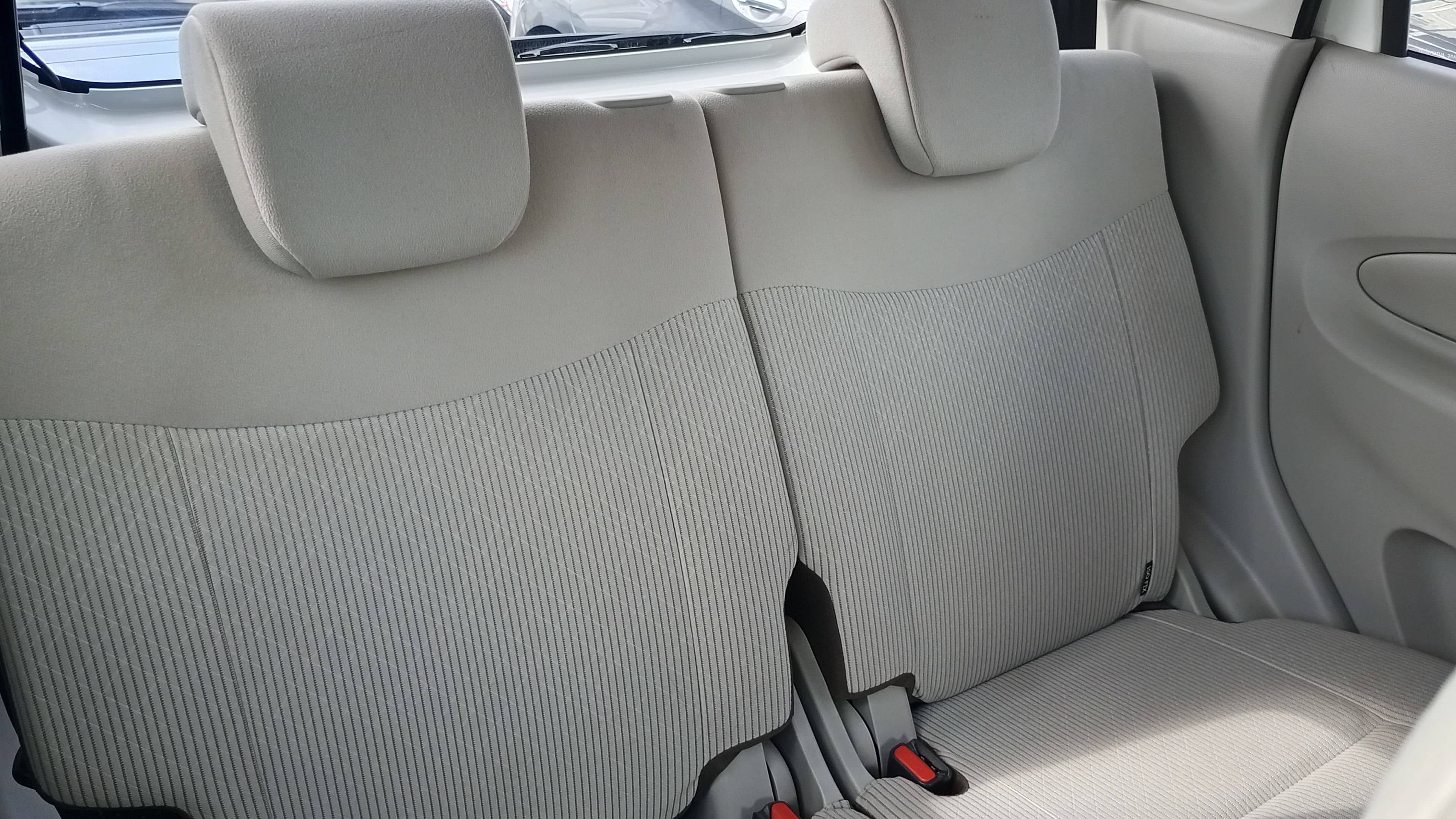 Car photo 12