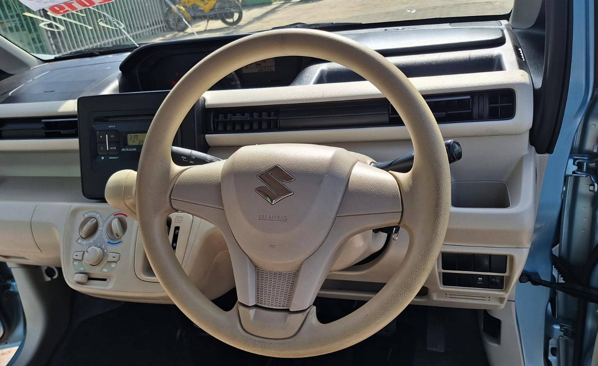 Car photo 5