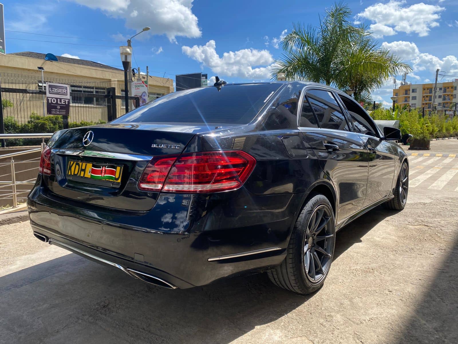 Car photo 5