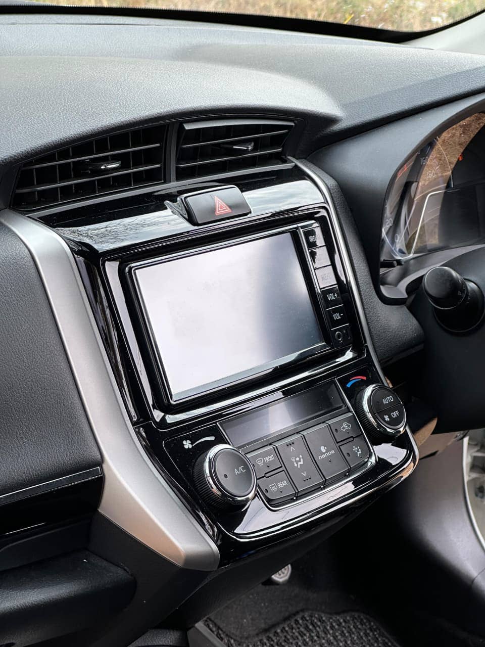 Car photo 11