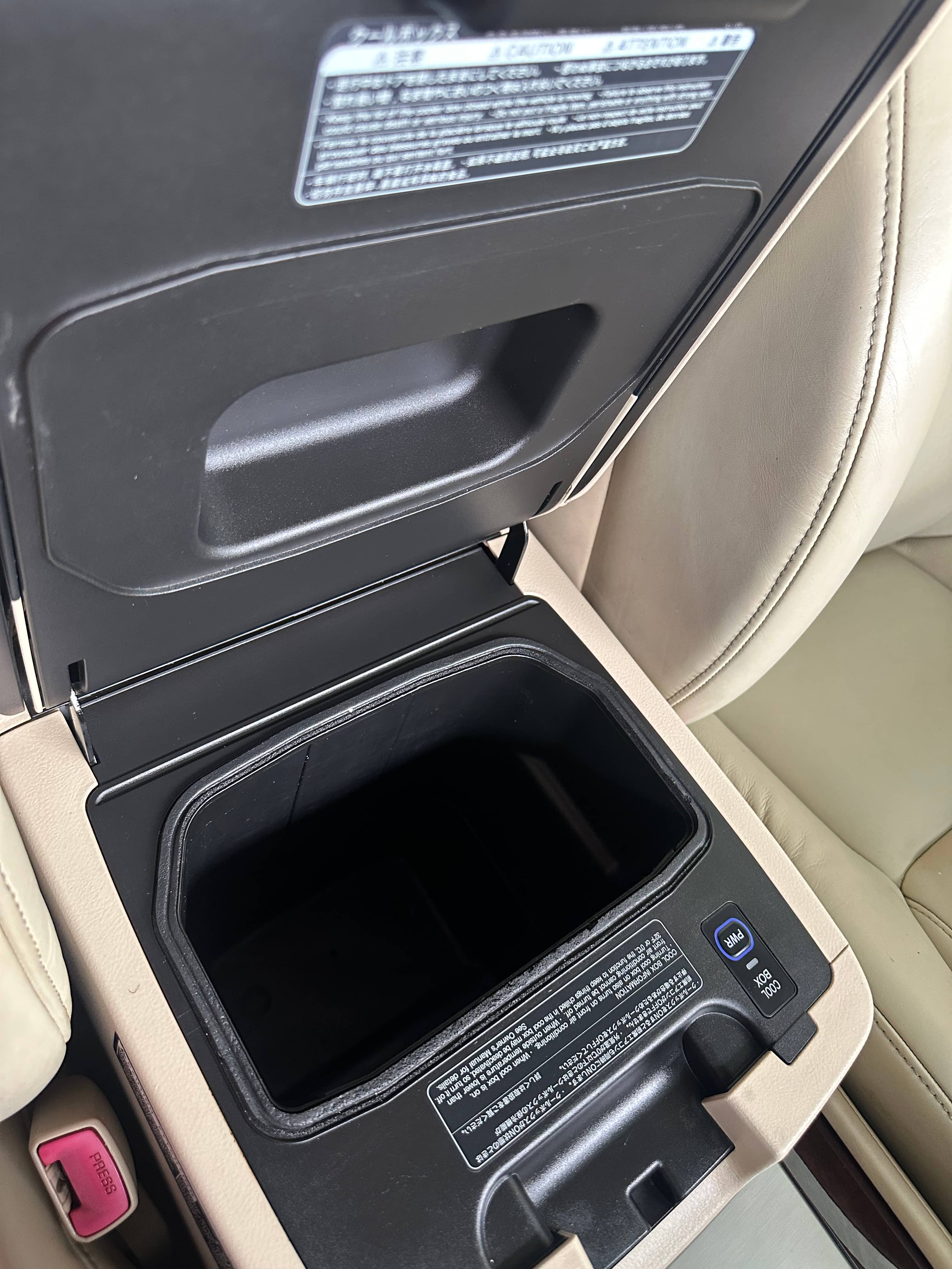 Car photo 6
