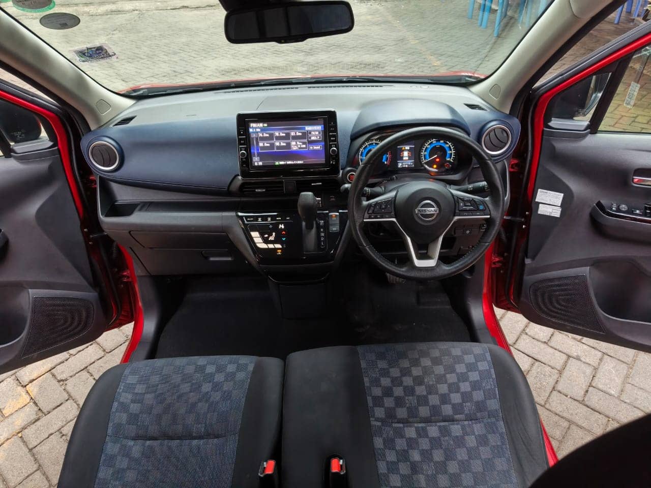 Car photo 10