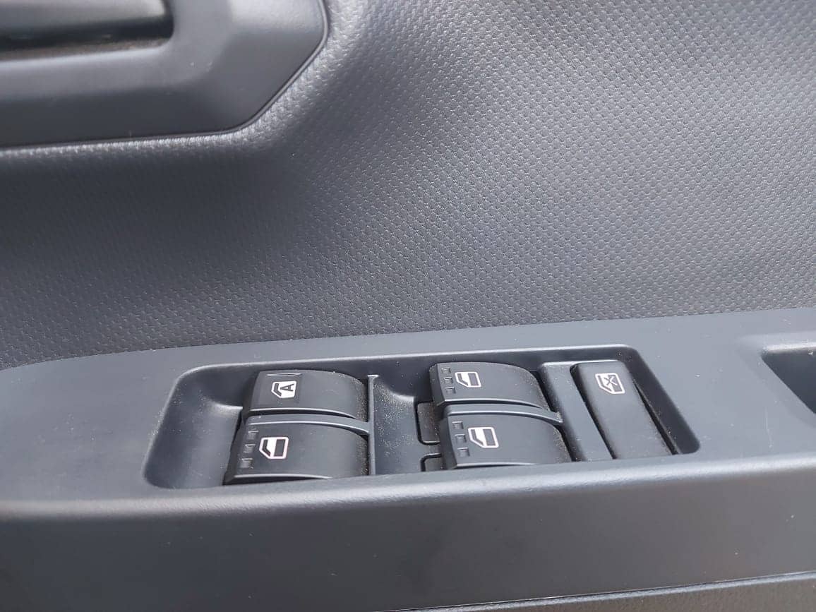 Car photo 12