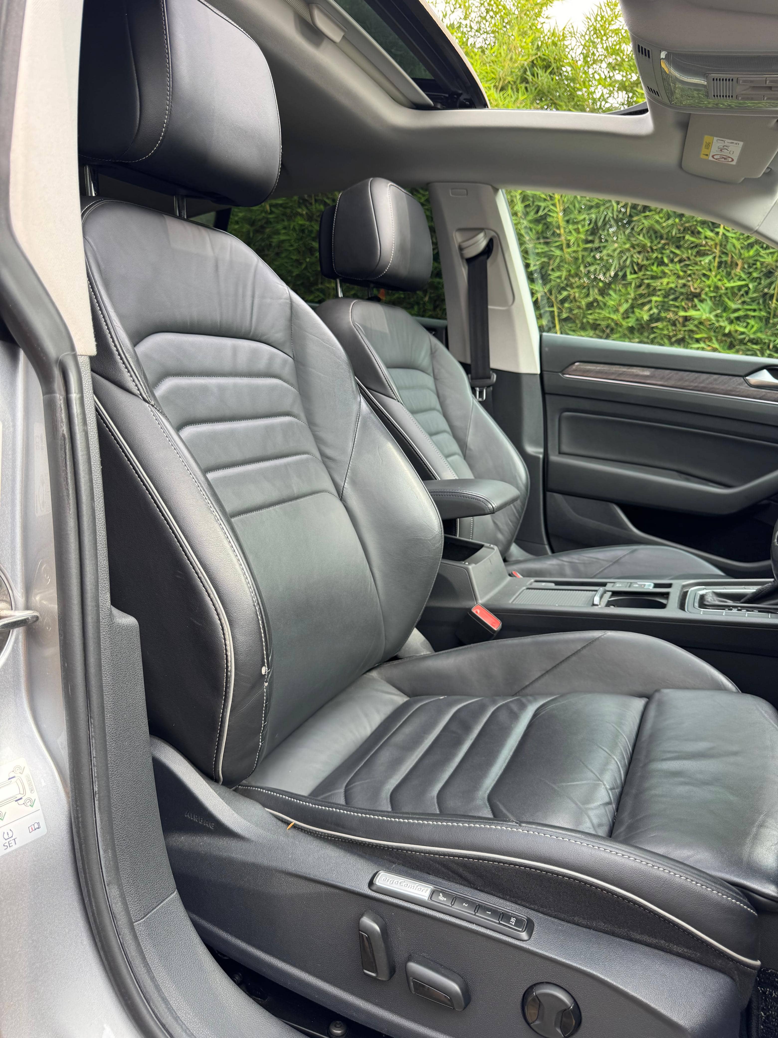Car photo 9