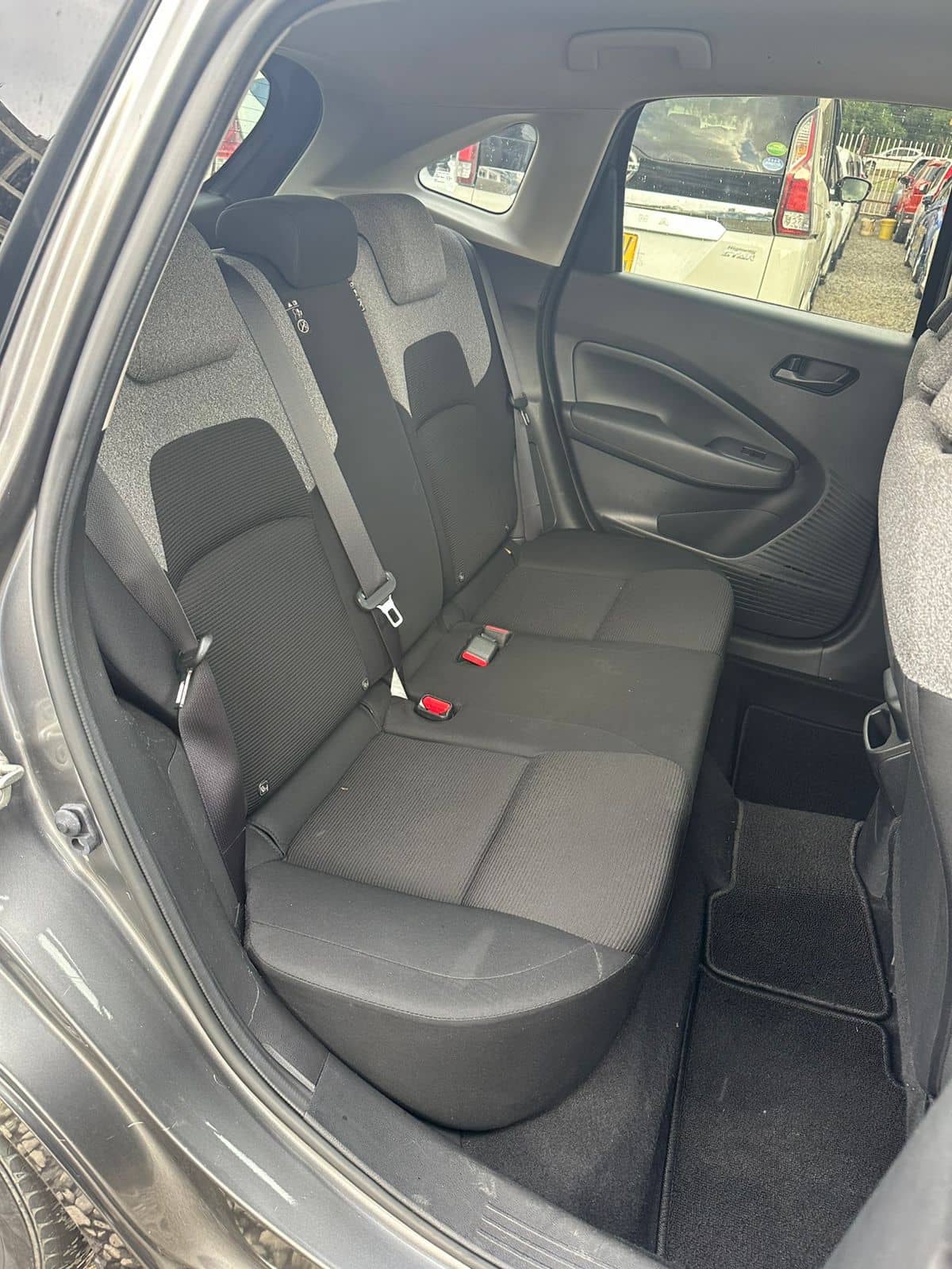 Car photo 3