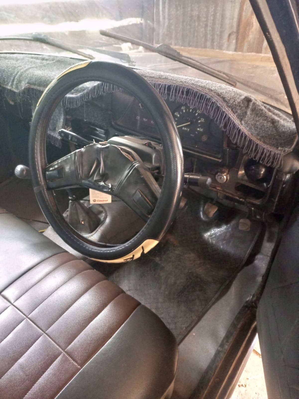 Car photo 10