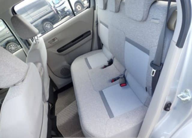 Car photo 7