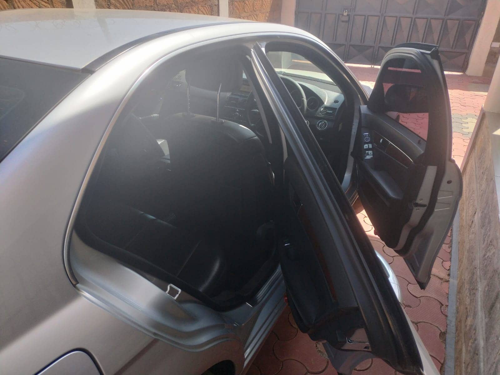 Car photo 7
