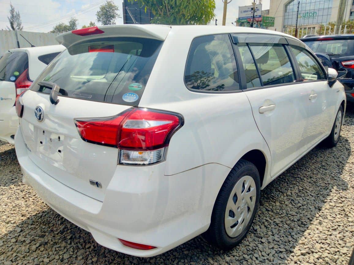 Car photo 10
