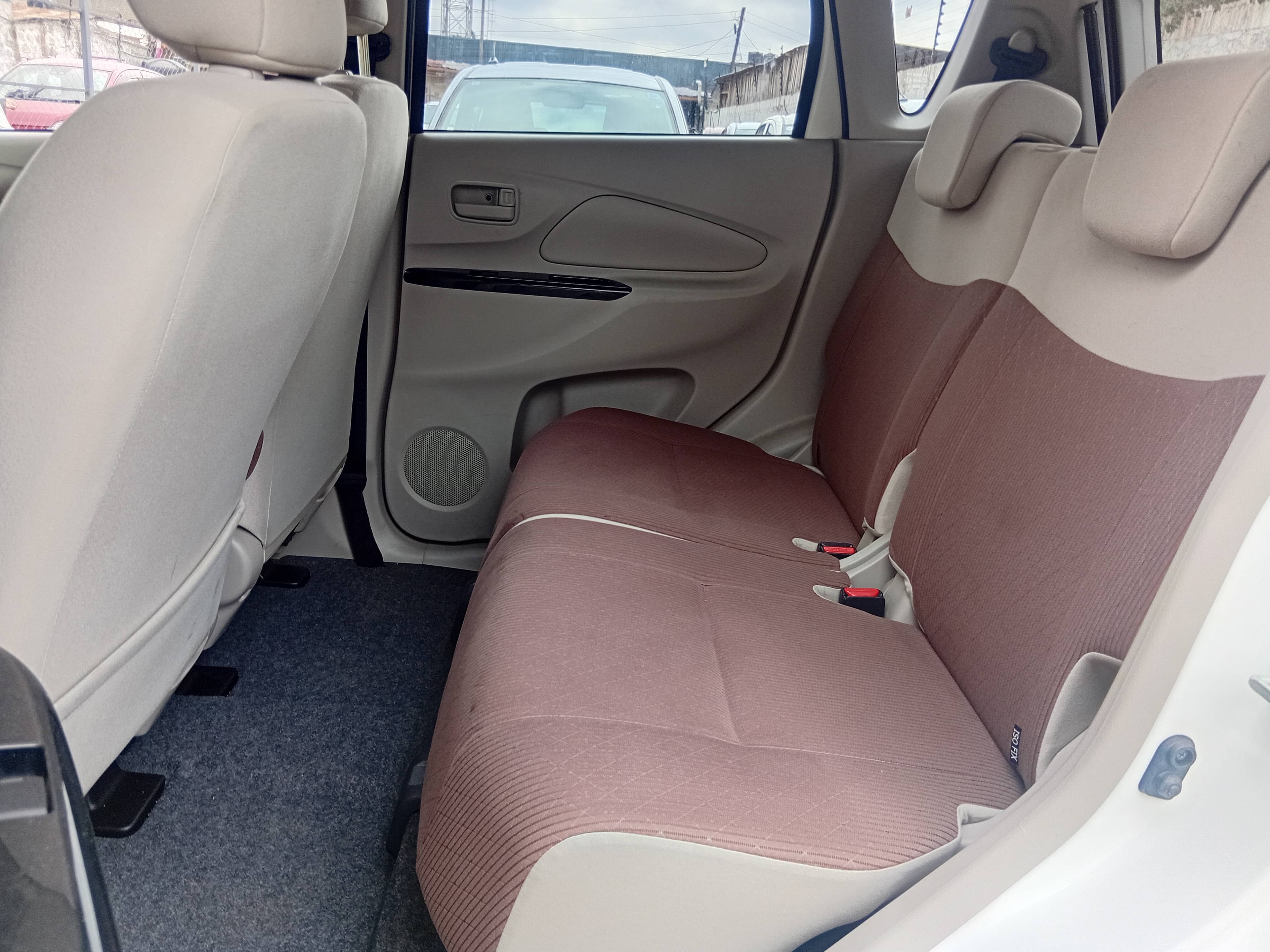 Car photo 6