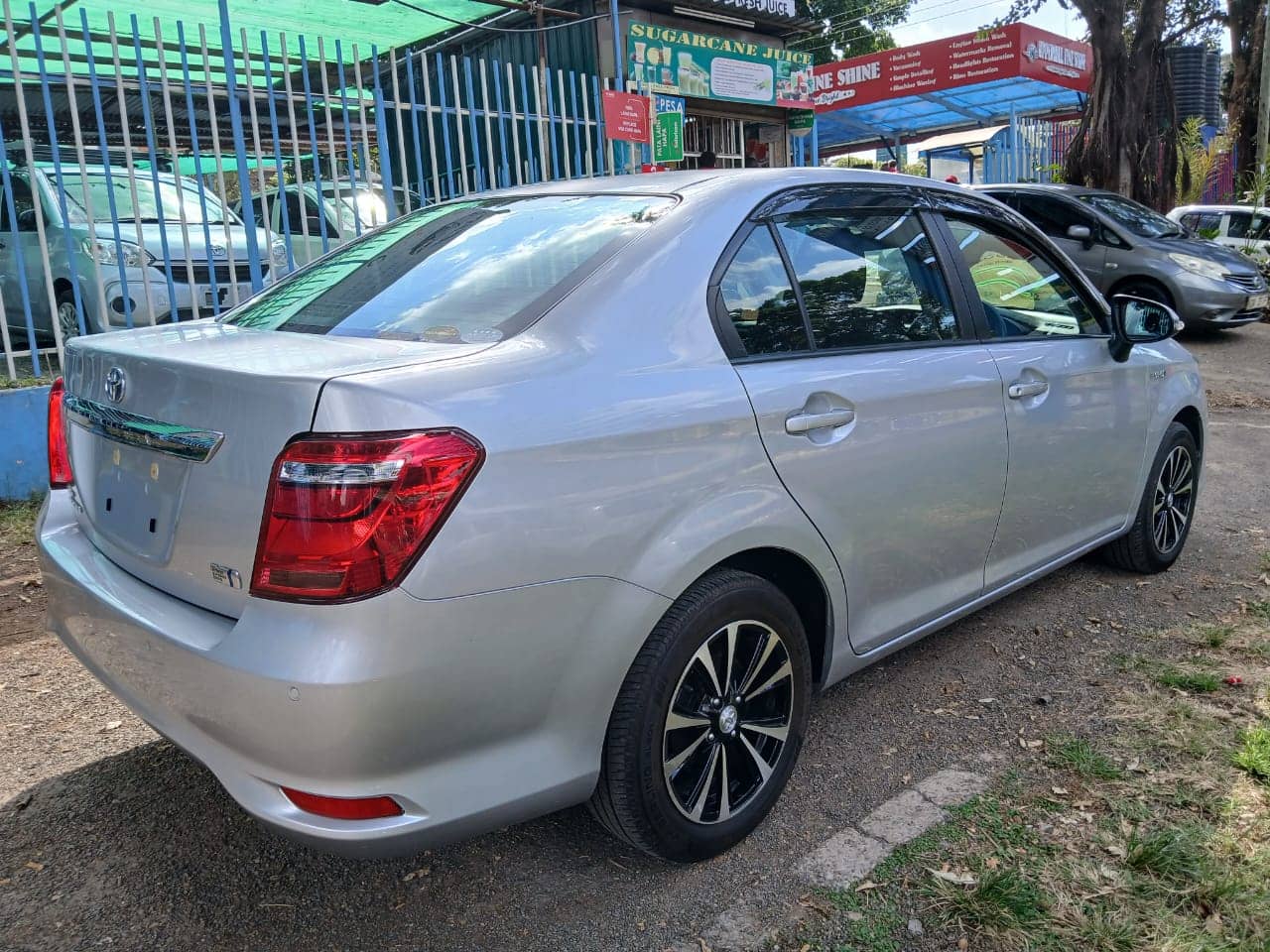 Car photo 4