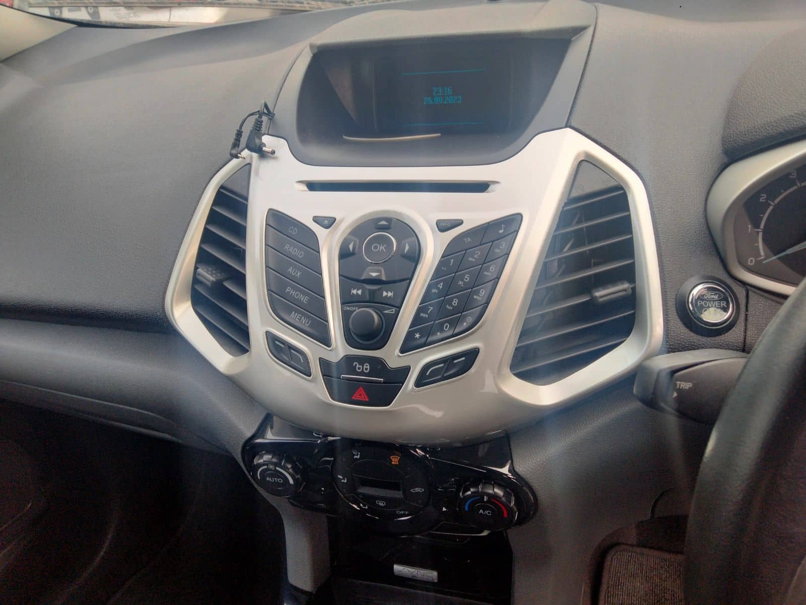Car photo 5