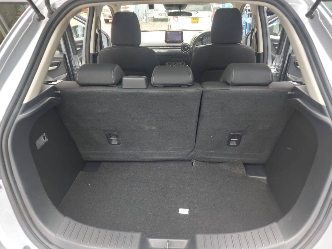 Car photo 6