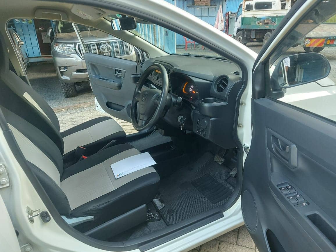 Car photo 7