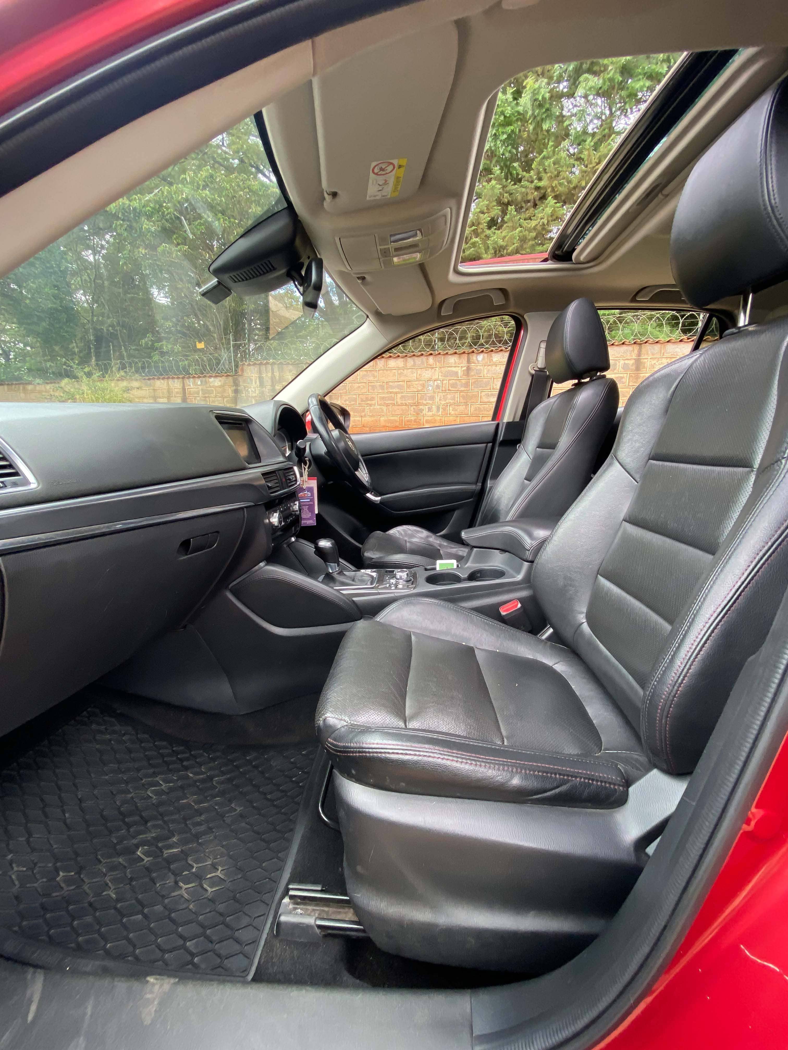 Car photo 10