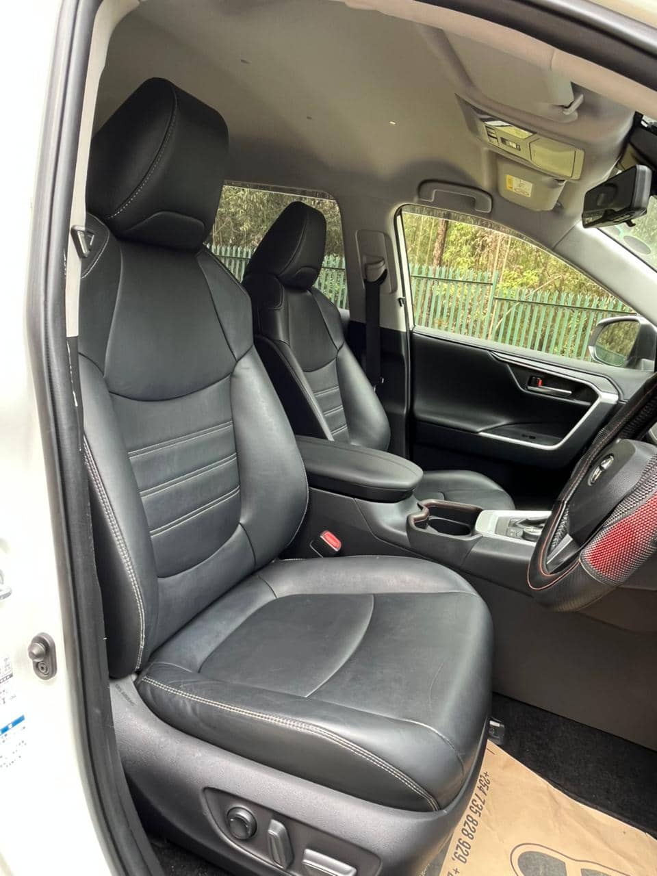 Car photo 4