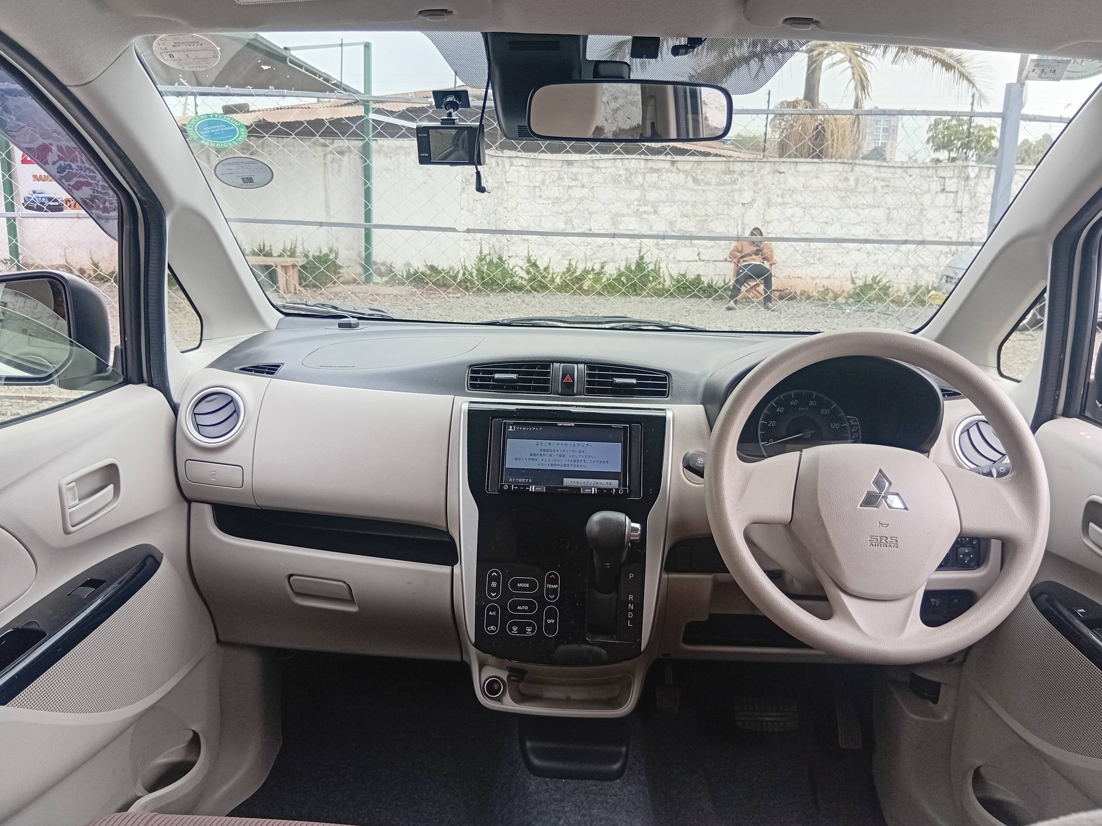 Car photo 3