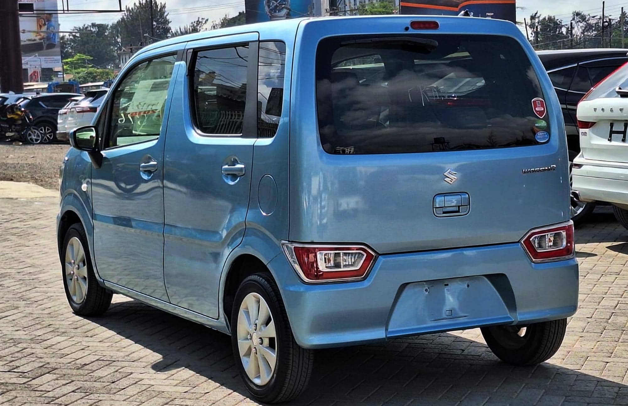 Car photo 11