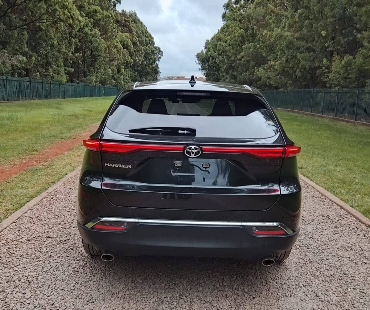 Car photo 8